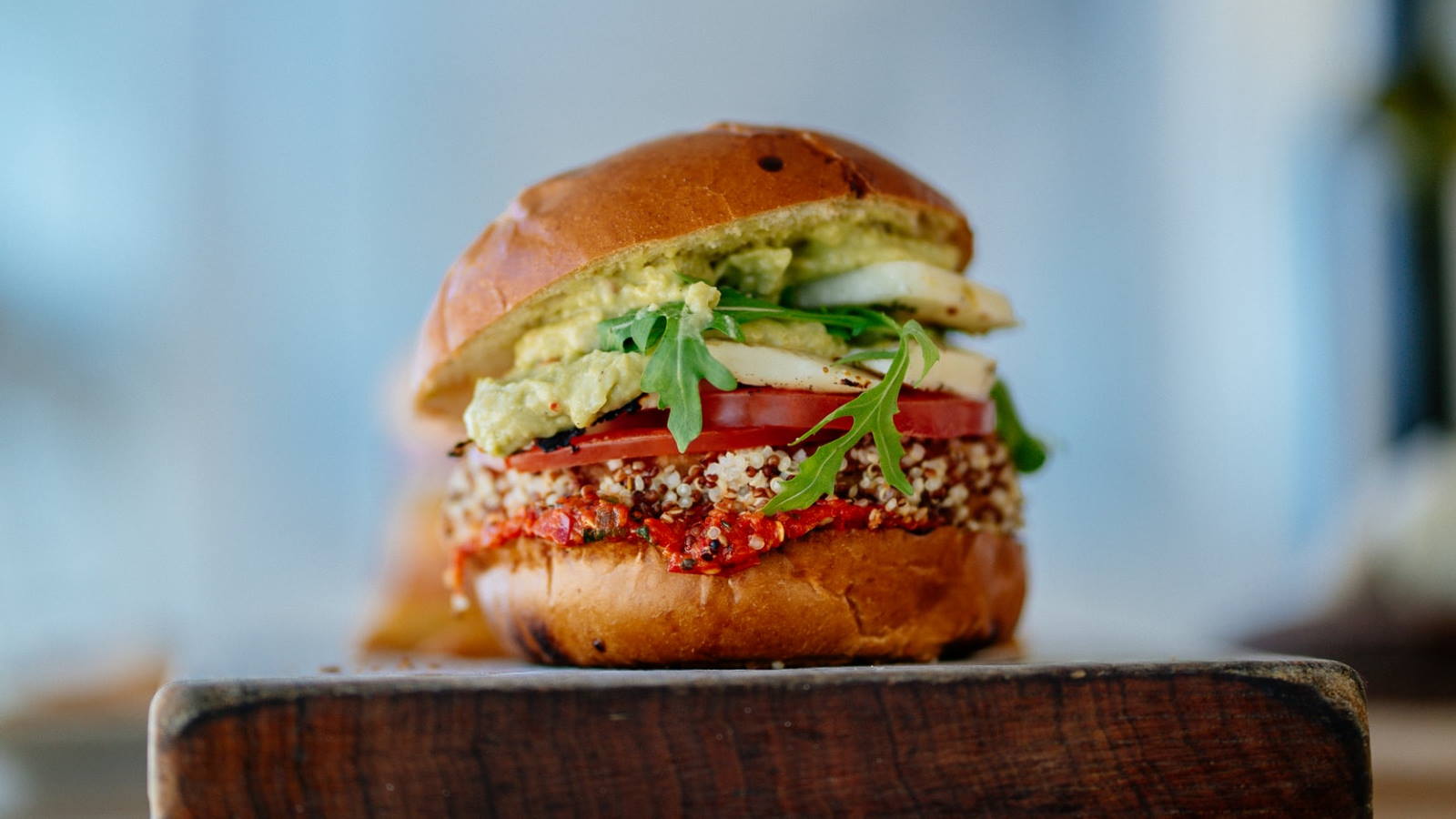 hamburguesa-vegana-por-Lefteris-Kallergis-via-Unsplash-1